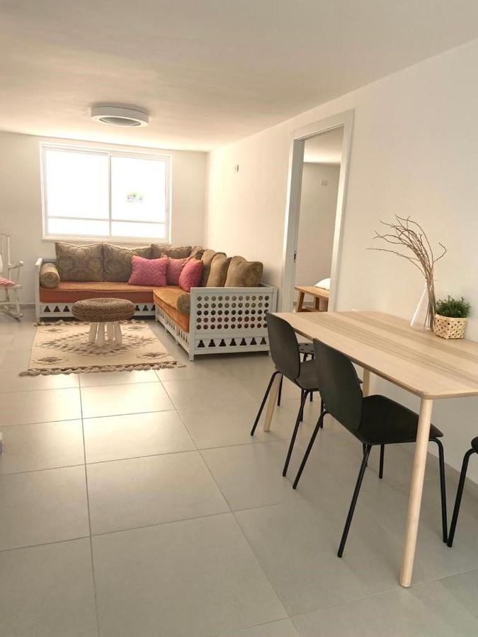 אירוח השקד - 10דק' משדה התעופה Apartment Giv'at Koach Exterior photo
