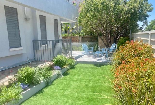 אירוח השקד - 10דק' משדה התעופה Apartment Giv'at Koach Exterior photo